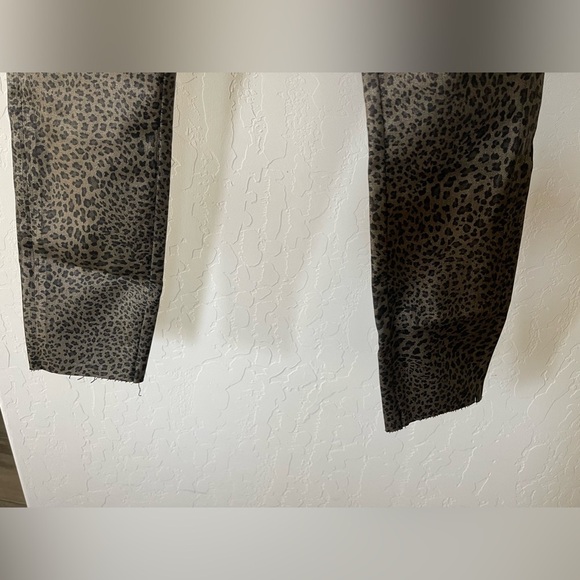 7 For All Mankind| Leopard Print Straight Jeans with Raw Hem—Waxed Material••• - Picture 4 of 16